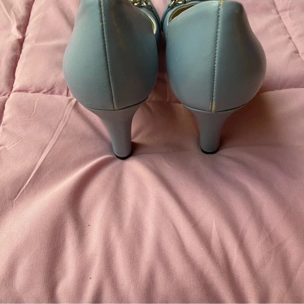 Light blue Genuine Leather Genuine Gucci heels like new hardly worn! - Picture 8 of 11